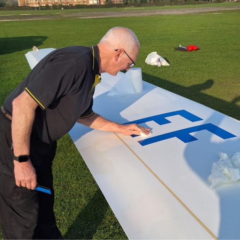Glider-vinyls-from-Parrot-Signs-&-Graphics.png