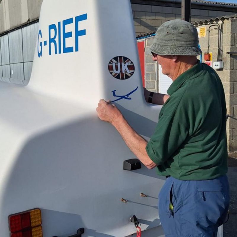 Glider-graphics-made-by-Parrot-Signs-&-Graphics.png